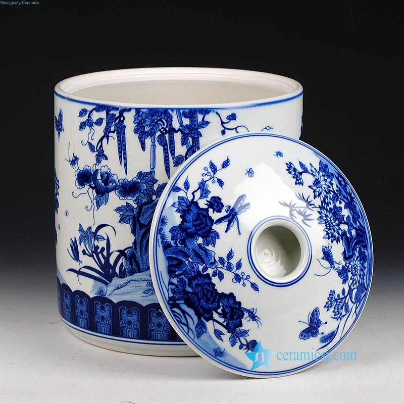  blue and white towl gouard ceramic jar