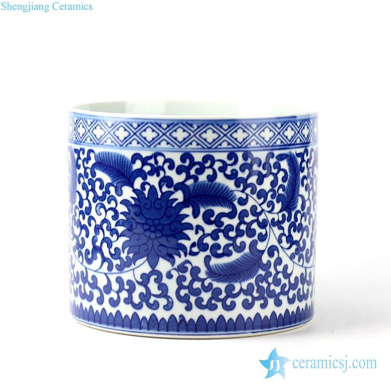  Blue and white handmade floral mark tubular porcelain  pot