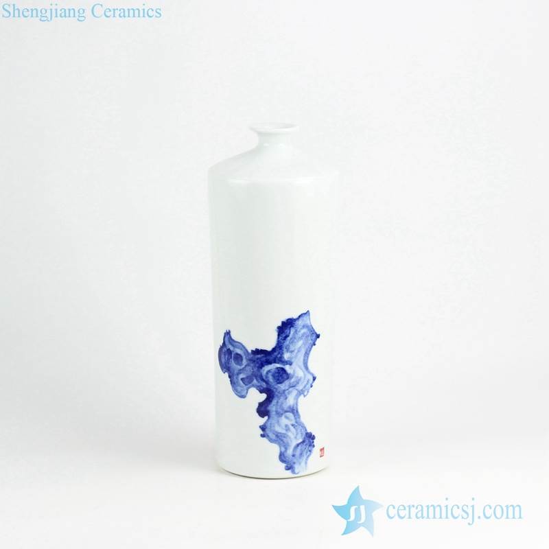 Blue and white medium size handmade fairy stone pattern porcelain vase