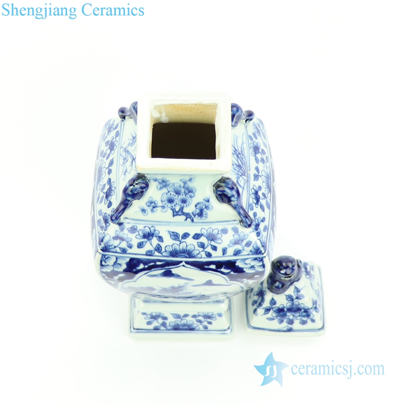 lion tip blue and white scenery jar