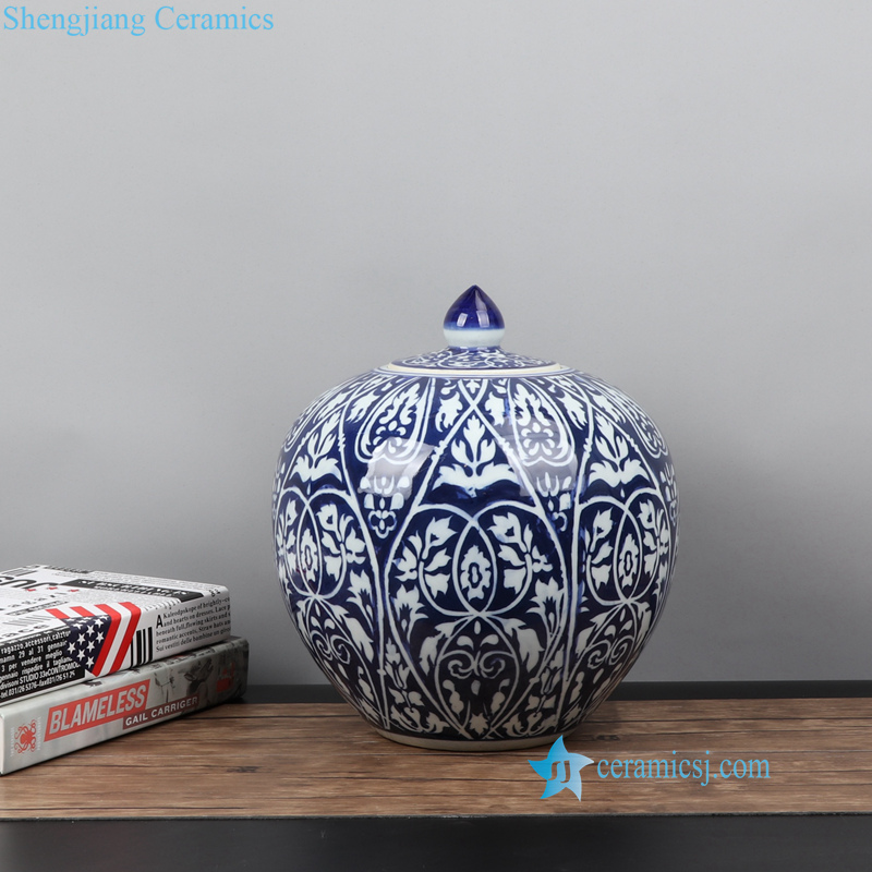 Blue and white flower pattern ceramic vase