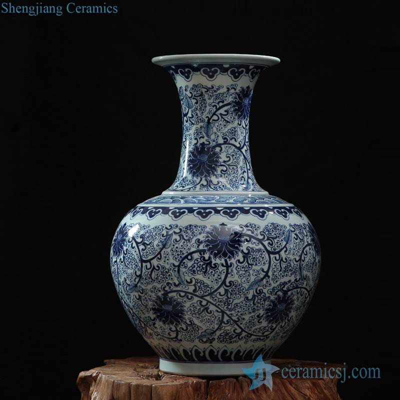 Blue and white flower pattern ceramic hone decor  vase 