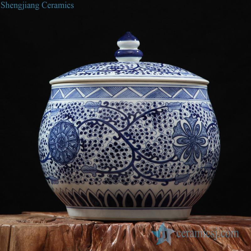 large capacity household handmade  blue and white ceramic jar
