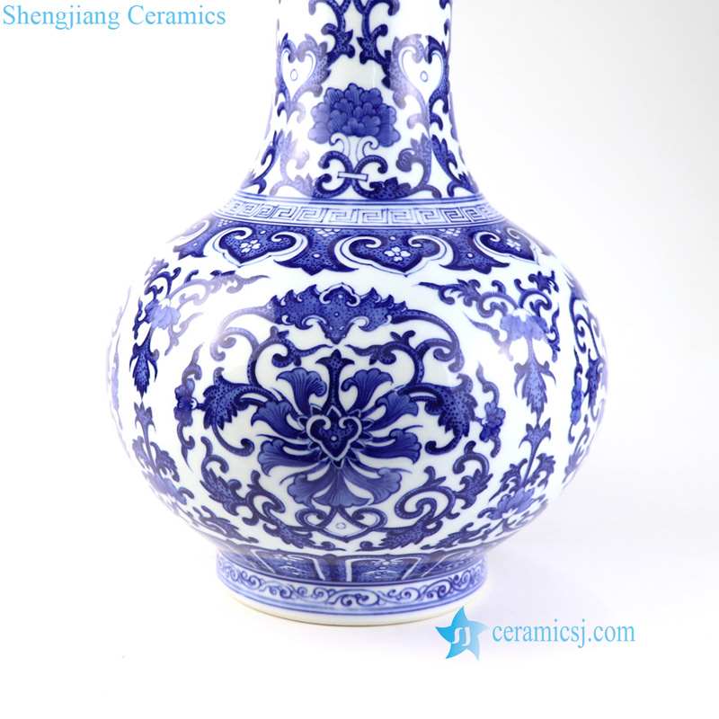 blue and white flower pattern porcelain vase