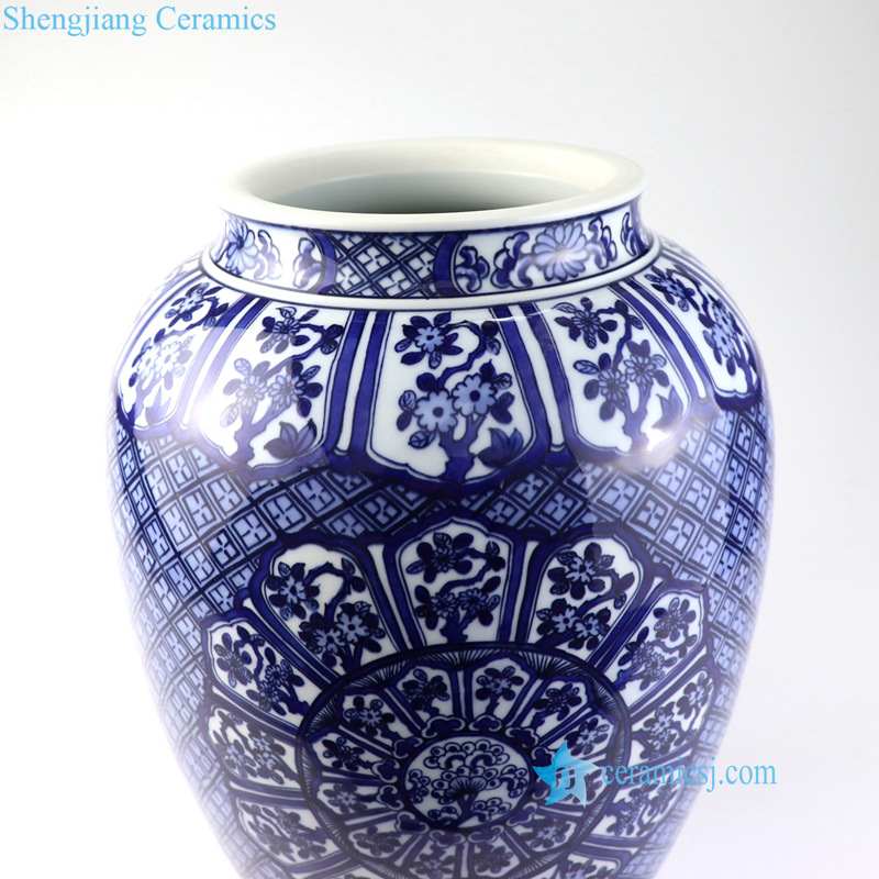 luxury ceramic jar with flower pattern 