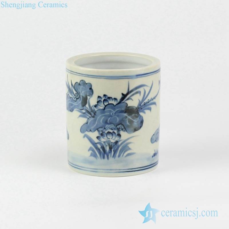Blue and white handmade  banquet lotus pattern ceramic small vase