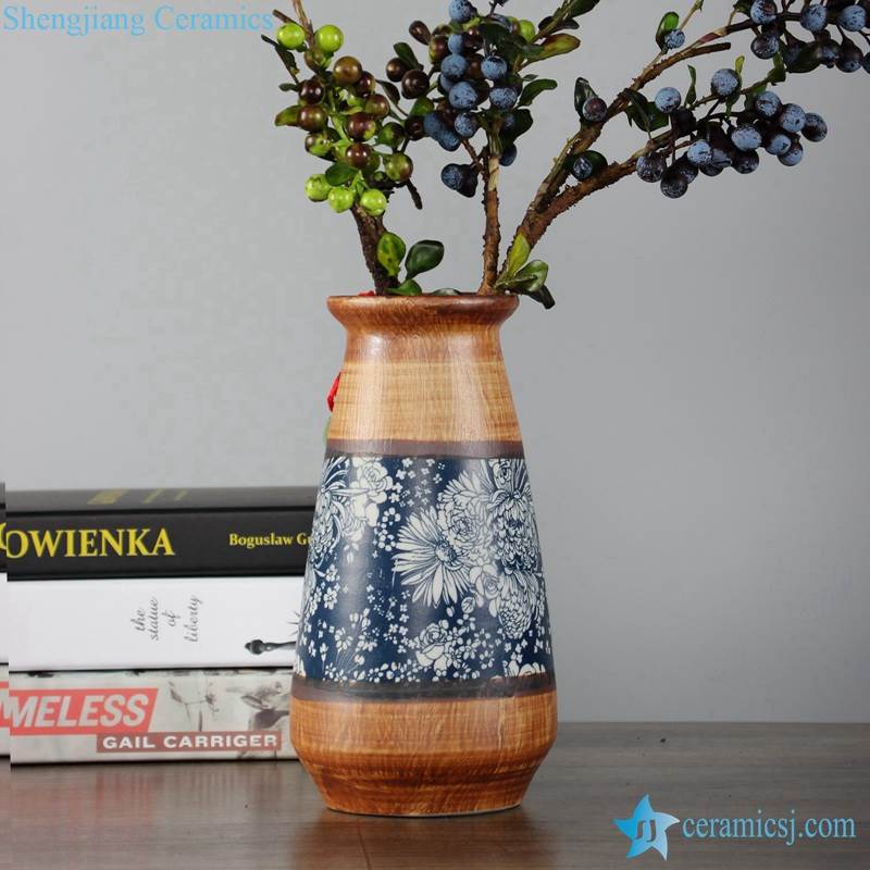  blue and white ceramic vase